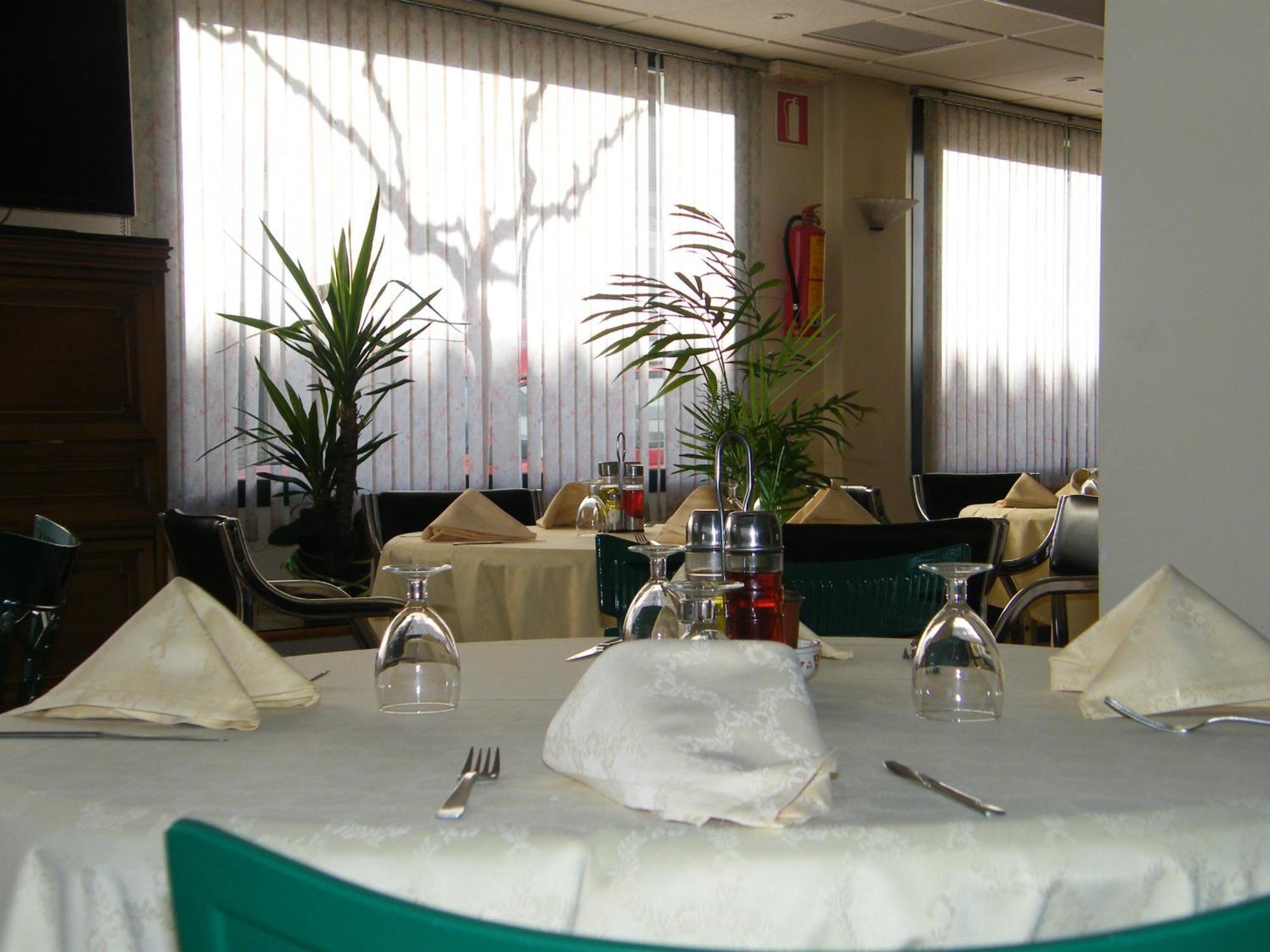 Hotel Magallon Caspe Ngoại thất bức ảnh