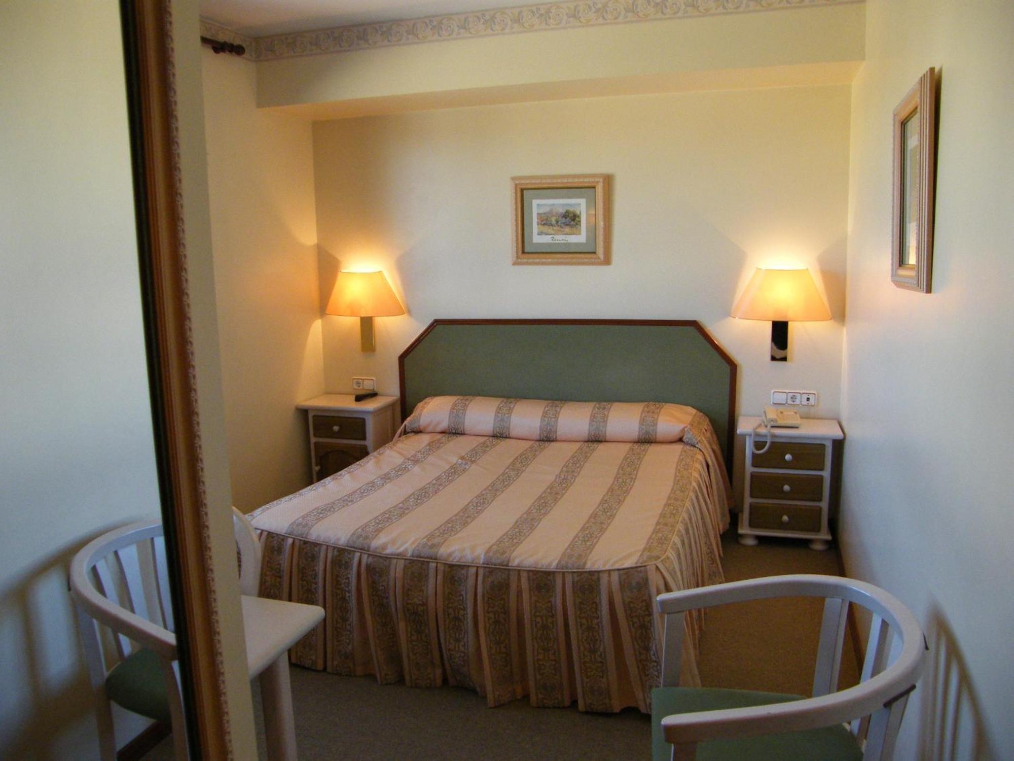 Hotel Magallon Caspe Ngoại thất bức ảnh